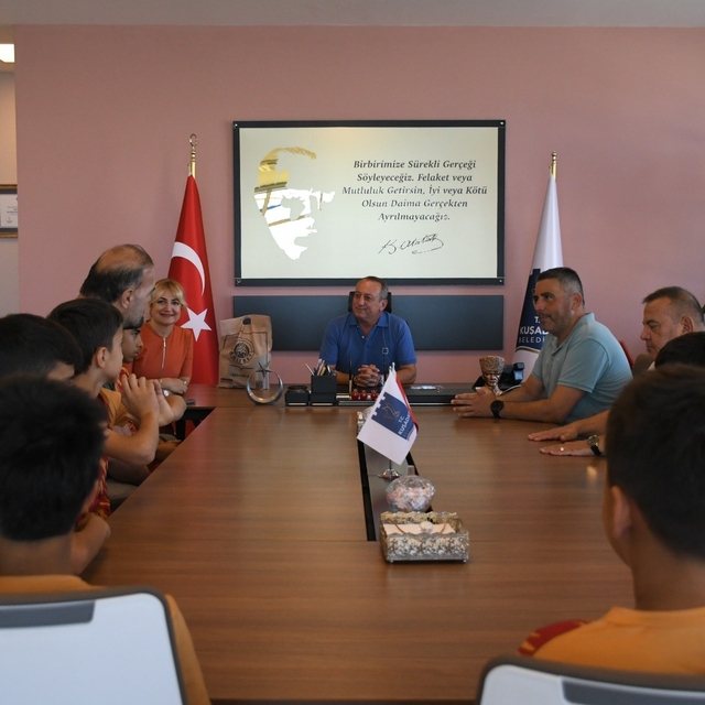Kuşadası'nın gönül köprüsü 9 yıldır çocukları buluşturuyor