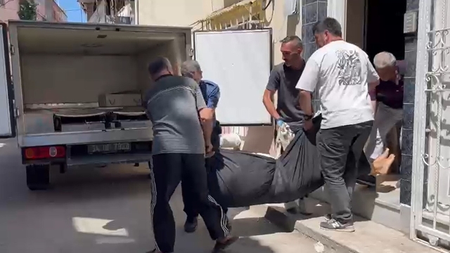 Evinin merdivenlerinden düşerek öldü