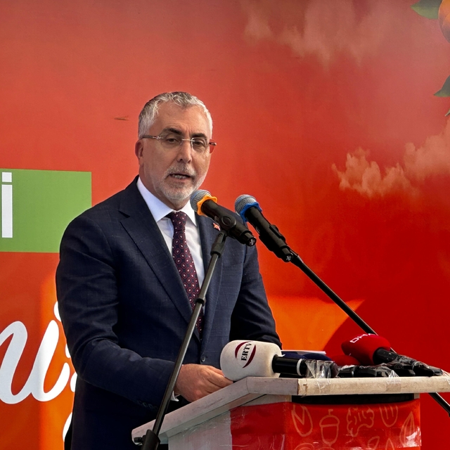 Bakan Işıkhan: Bugün bölgesine de dünyaya da liderlik eden güçlü bir Türkiy...