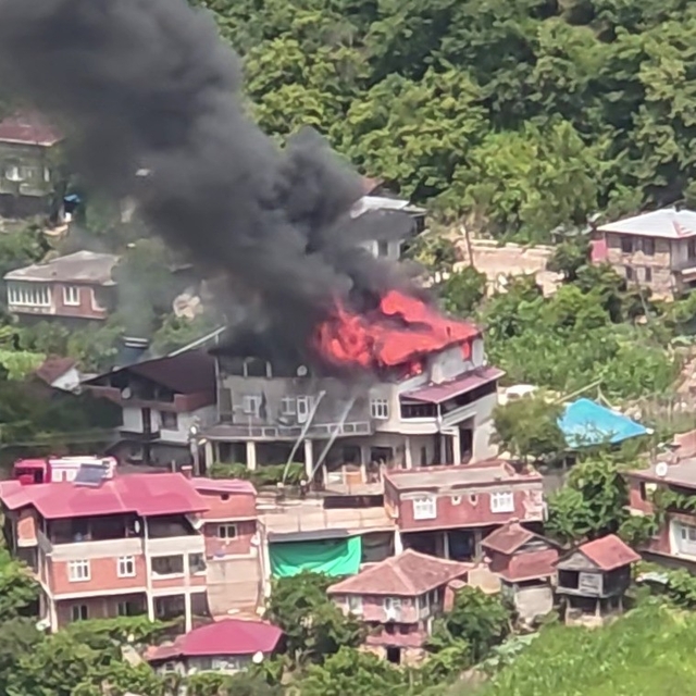 Ordu'da 3 katlı binada yangın