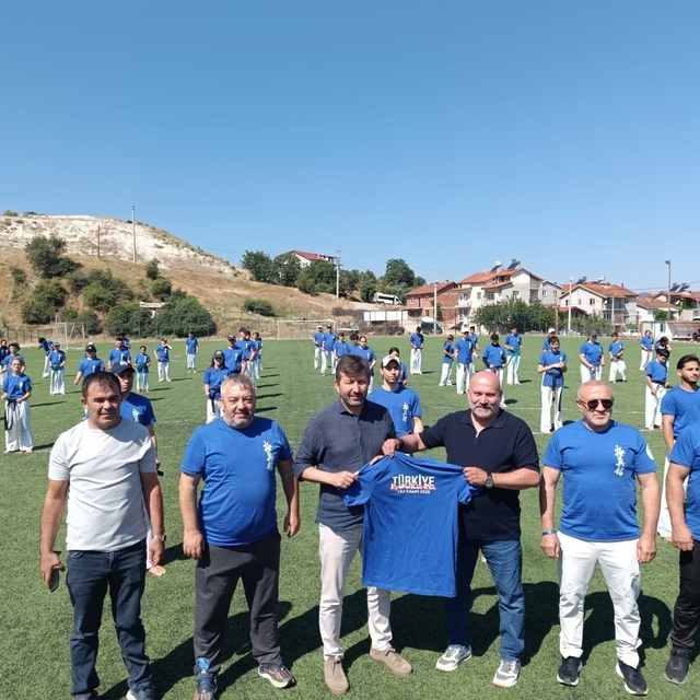 Kütahya'da Kyokushin-Kan Türkiye Yaz Gelişim Kampı sona erdi
Pazarlar'da dü...