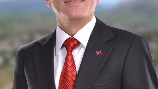 Tufanbeyli Belediye Başkanı Aktürk, kalp krizi şüphesiyle hastaneye kaldırıldı