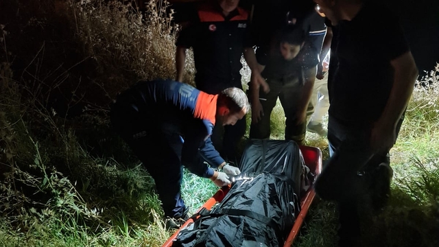Yakınlarının haber alamadığı kişi, uçurumda ölü bulundu