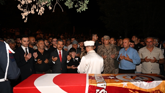 Halı saha maçında kalp krizi geçiren uzman çavuş hayatını kaybetti (2)