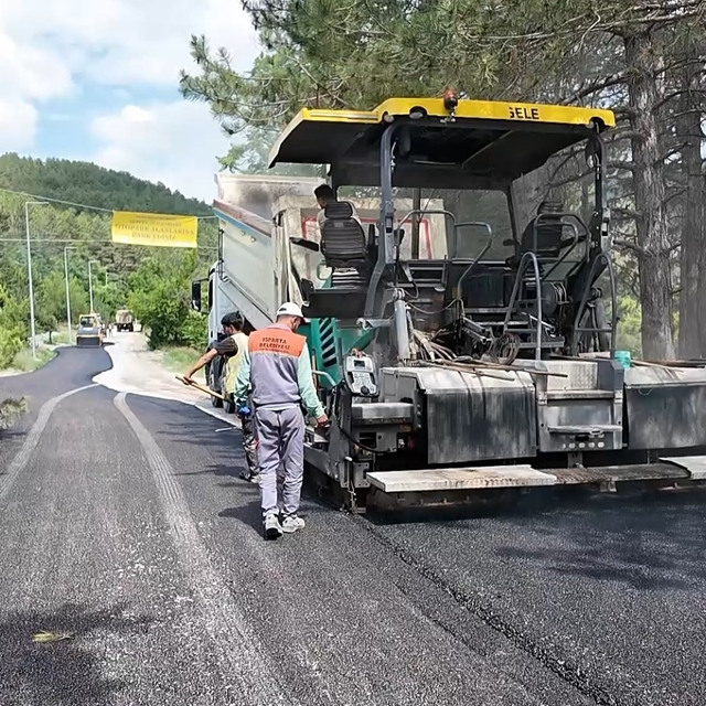 Gölcük Tabiat Parkı ile Dere Mahallesi arasındaki yol asfaltlanıyor