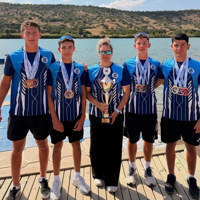 Köyceğiz SEM sporcuları Durgunsu Kano Genç Erkekler Türkiye Şampiyonu oldu