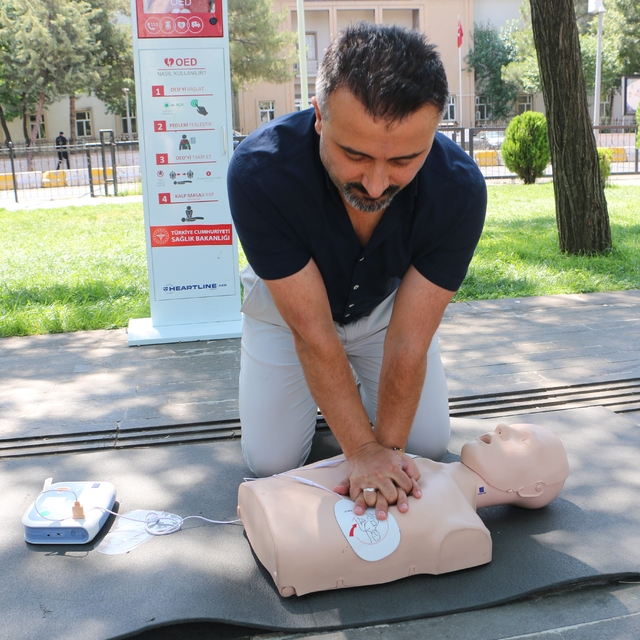 Diyarbakır'da ani kalp durmalarına karşı hayat kurtaran uygulama