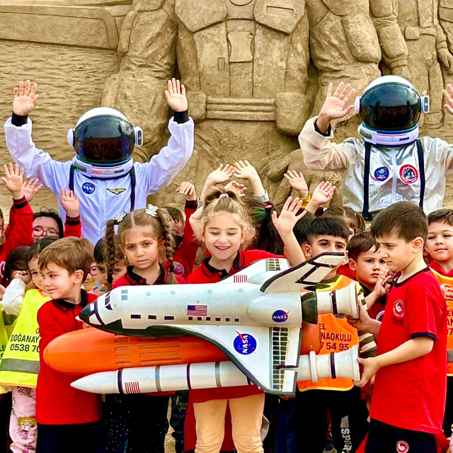 Çocuklar astronotlarla buluşmak için yarışacak