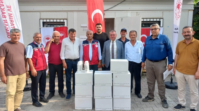 Erzin'de turunçgil üreticilerine portakal yağı desteği