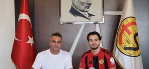 Altay'dan ayrılan Emre imzayı attı