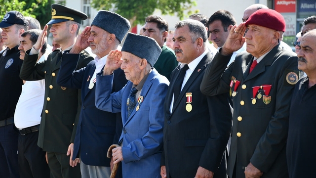 Birecik'in Kurtuluşunun 106. Yıl Dönümü 15 Temmuz Meydanı'nda düzenlenen törenle kutlandı