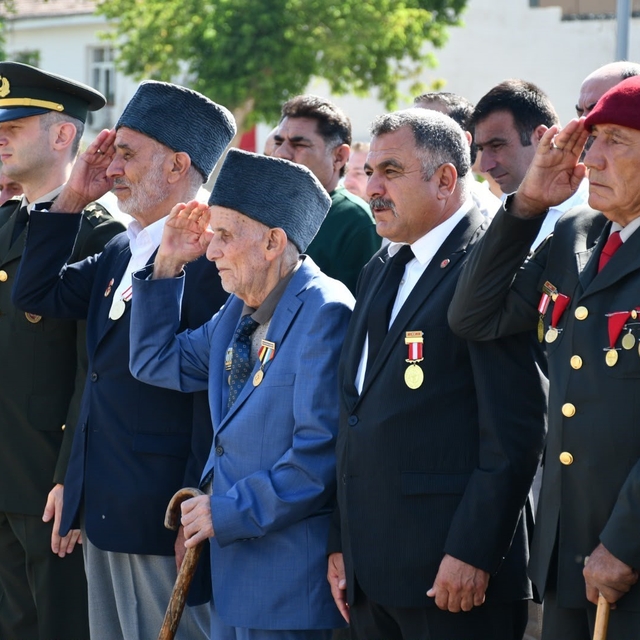 Birecik'in Kurtuluşunun 106. Yıl Dönümü 15 Temmuz Meydanı'nda düzenlenen tö...
