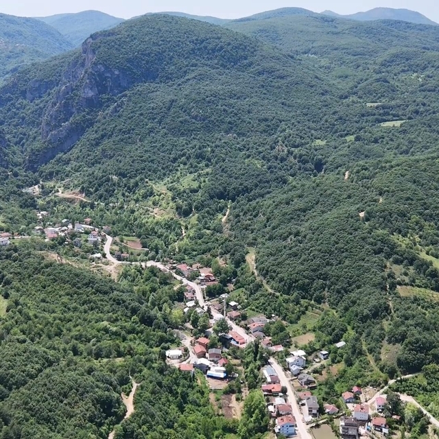 Müzeyyen Senar'ın doğduğu iddia edilen 'en uzun kırsal mahalle' Hilmiye