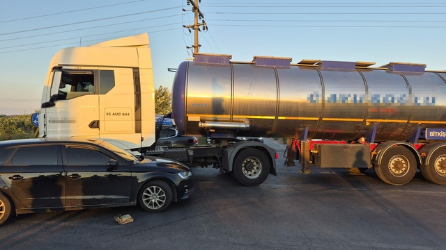 Tanker ile otomobil çarpıştı: 6 yaralı