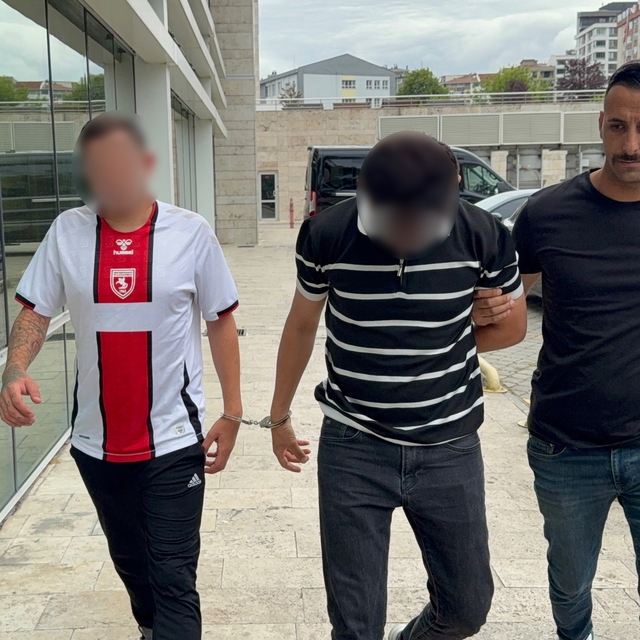 Uyuşturucu ticaretinden 2 kişi adliyeye sevk edildi