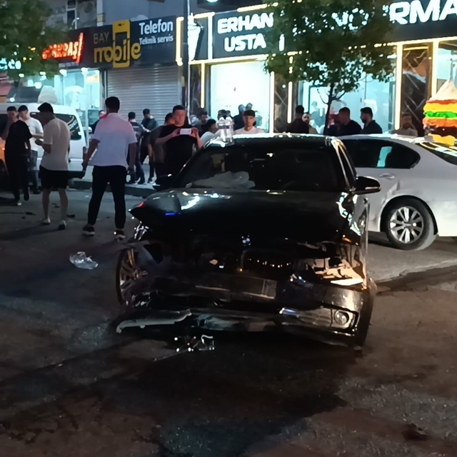 Batman'da iki otomobil çarpıştı: 1 yaralı