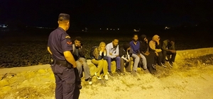 İzmir'de 36 düzensiz göçmen yakalandı