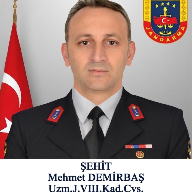 Eskişehir'de silahlı çatışma: İki kız babası jandarma şehit oldu
Olayda 1 j...