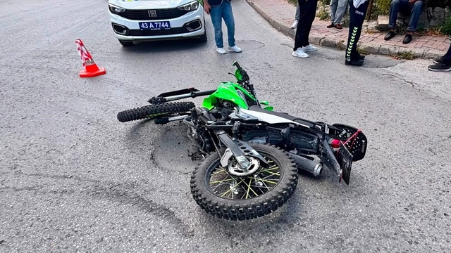 Tavşanlı'da otomobil ile motosiklet çarpıştı: 1 yaralı