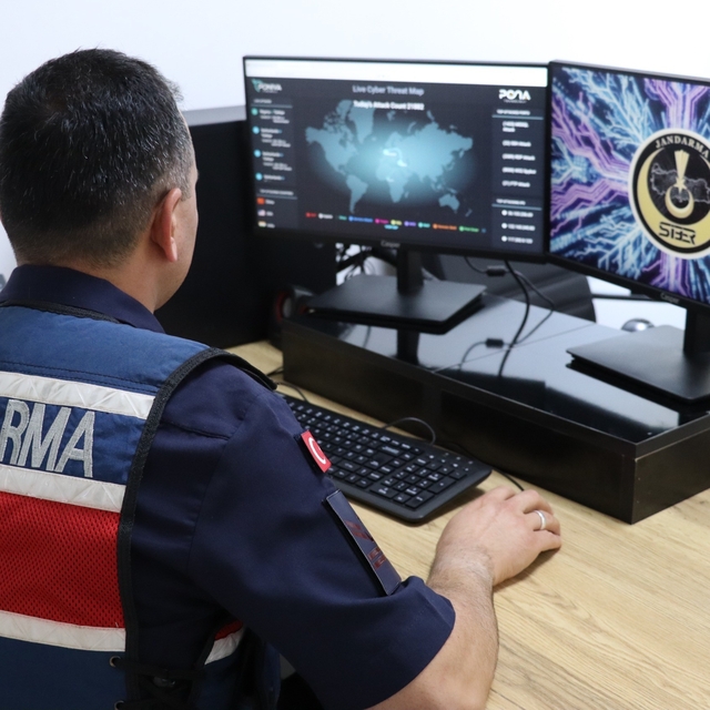 Gaziantep'te siber dolandırıcılık şüphelisi 13 şahıs tutuklandı