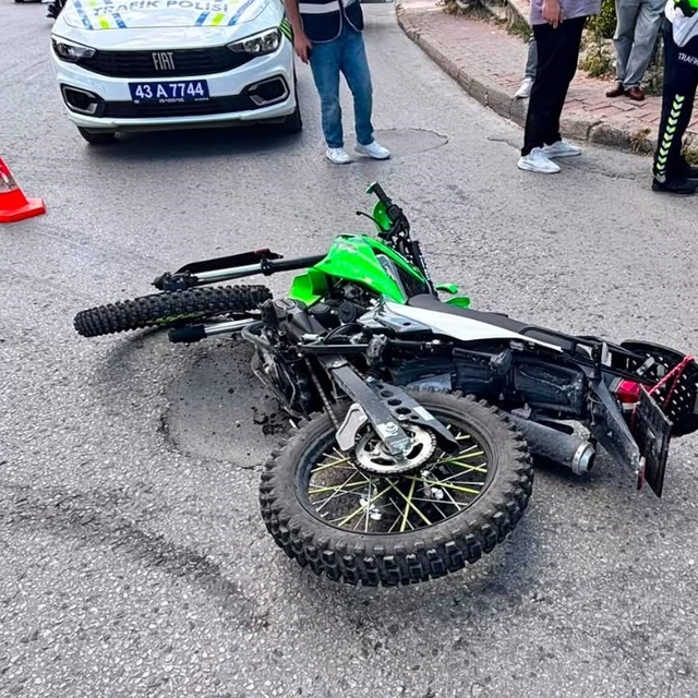 Tavşanlı'da otomobil ile motosiklet çarpıştı: 1 yaralı