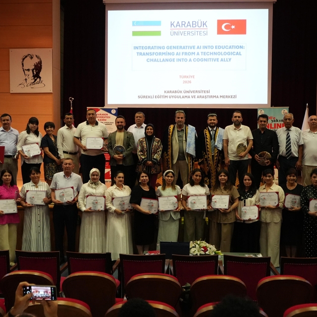 KBÜ'de Özbek akademisyenlere yapay zeka eğitimi sertifikaları verildi