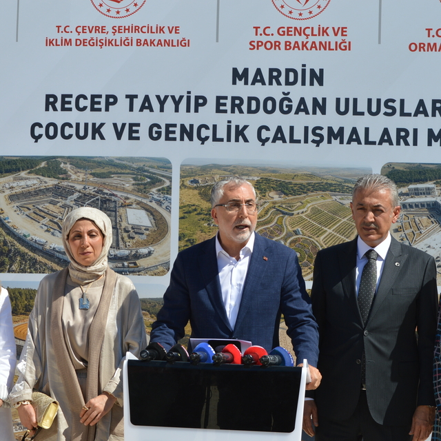 Bakan Işıkhan: Türkiye Yüzyılı'nın en güçlü sermayesi, iyi yetişmiş gençler...