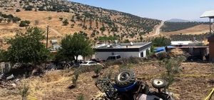 Devrilen traktörün sürücüsü öldü