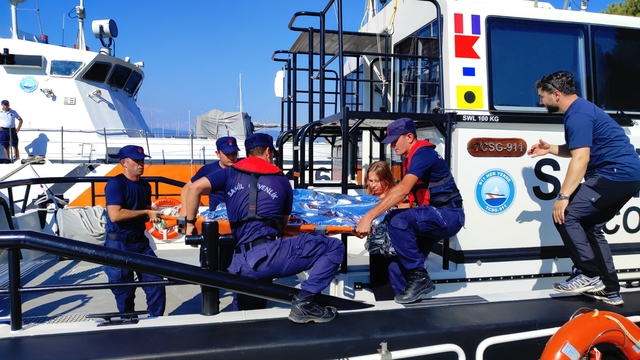 Fethiye'de gezi teknelerinde yaralanan iki vatandaşa tıbbi tahliye