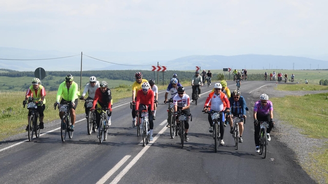 Ardahan'da Bisiklet Festivali'nde bin kişi pedal çevirdi