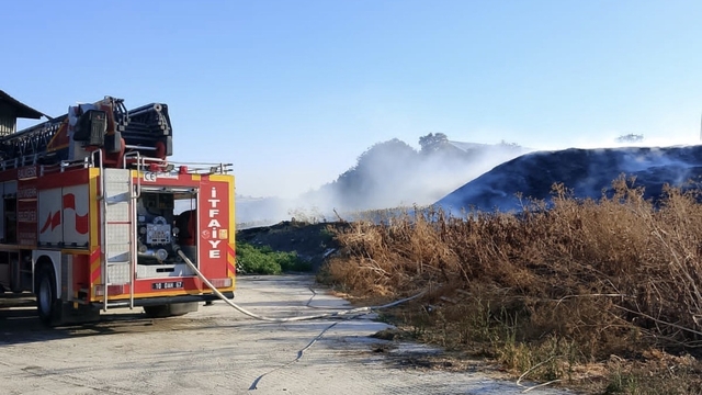 Susurluk'ta otluk alanda çıkan yangın söndürüldü