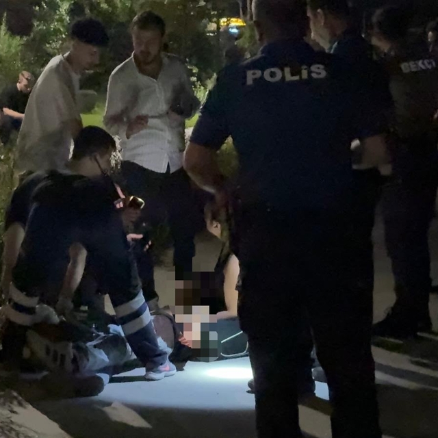 Kayseri'de parkta bıçaklı kavga: 1'i ağır, 3 yaralı