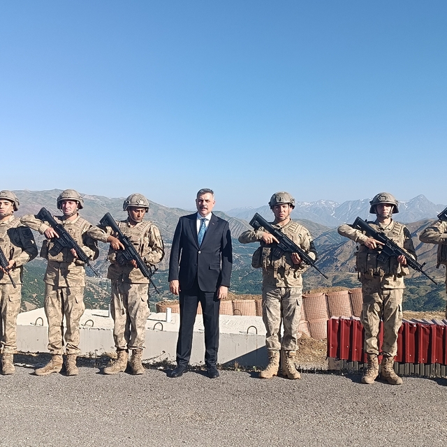 Bakan Çiftçi sınırın sıfır noktasında: "'Terörsüz Türkiye' projesi hayata g...