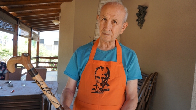 Emekli eğitimci, unutulmaya yüz tutan bastonculuk zanaatını yaşatıyor
Tarihi ellerinde tutuyor