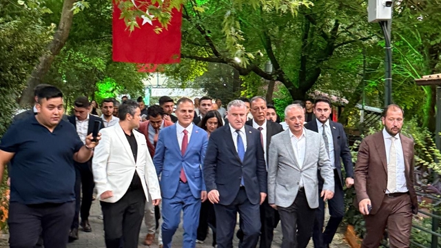 Gençlik ve Spor Bakanı Bak'tan Pınar Mahallesi'ne ziyaret