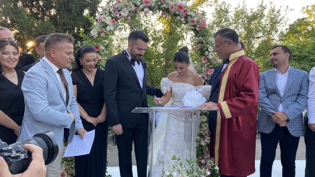 Başkan Öküzcüoğlu'nun en mutlu imzası
Alaşehir Belediye Başkanı Ahmet Öküzcüoğlu'nun oğlu Alp dünyaevine girdi