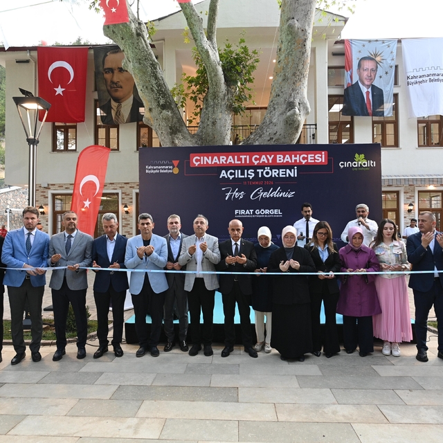 Kahramanmaraş Büyükşehir Belediyesi Çınaraltı Çay Bahçesi açıldı