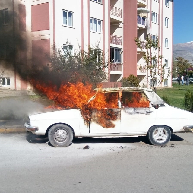 Araçlarda bırakılan malzemeler yangına neden olabilir!