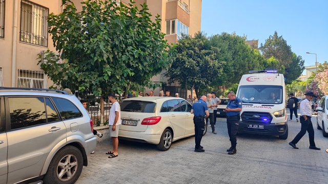 Kuşadası'nda 5. kattan düşen yaşlı adam yaşamını yitirdi