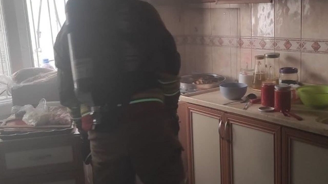 İskenderun'da ocakta unutulan yemek yangına neden oldu