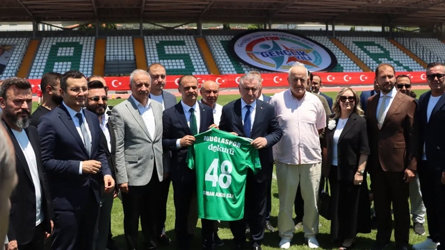 Bakan Bak'tan Muğlaspor'a stadyum müjdesi