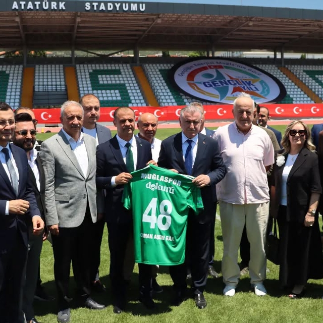 Bakan Bak'tan Muğlaspor'a stadyum müjdesi