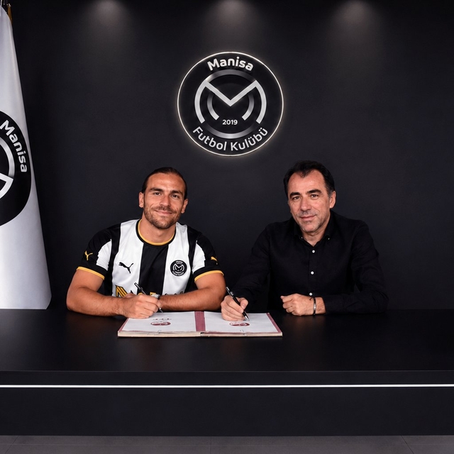Manisa FK imza şov yaptı