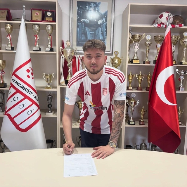 Ayvalıkgücü'ne genç golcü