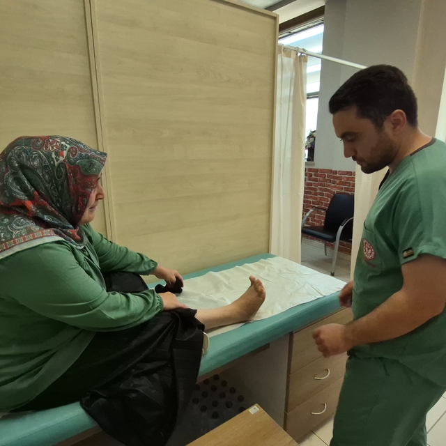 İlk ayakkabısını 51 yaşında giyebildi
Akran zorbalığıyla geçen yılların ard...
