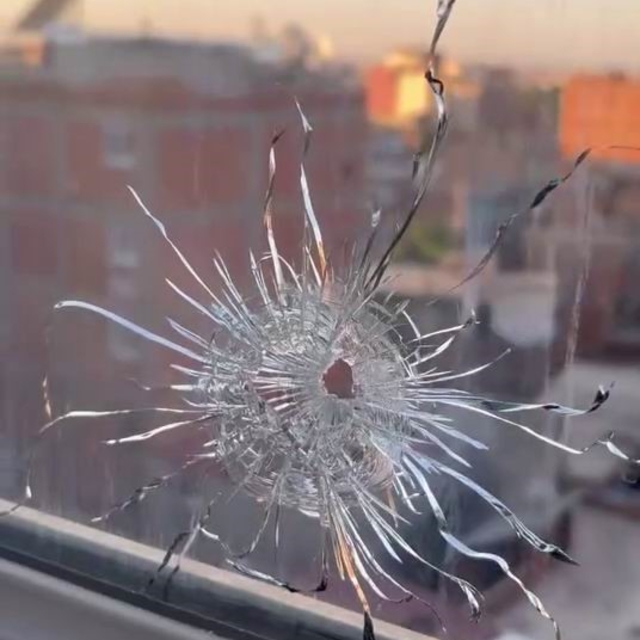Diyarbakır'da bir evin penceresine kurşun isabet etti