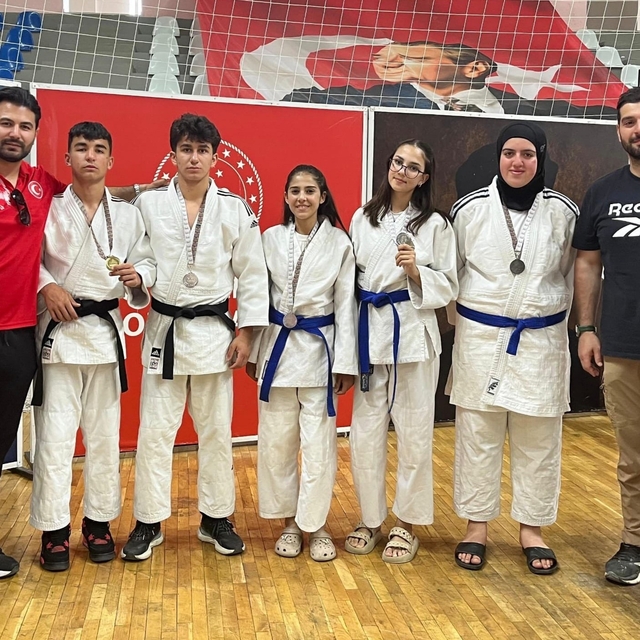 Ağrılı judocular Mardin'deki yarı final biletini aldı