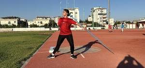 Enkazda ailesini ve kolunu kaybeden Meryem, 3 farklı branşta Türkiye şampiy...