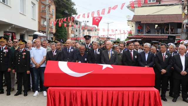 Şehit uzman çavuş son yolculuğuna uğurlandı