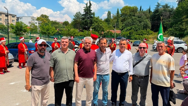 Muharrem ayında birlik ve beraberlik buluşması
Çocuklara aşure, lokma ve oyuncak dağıtıldı